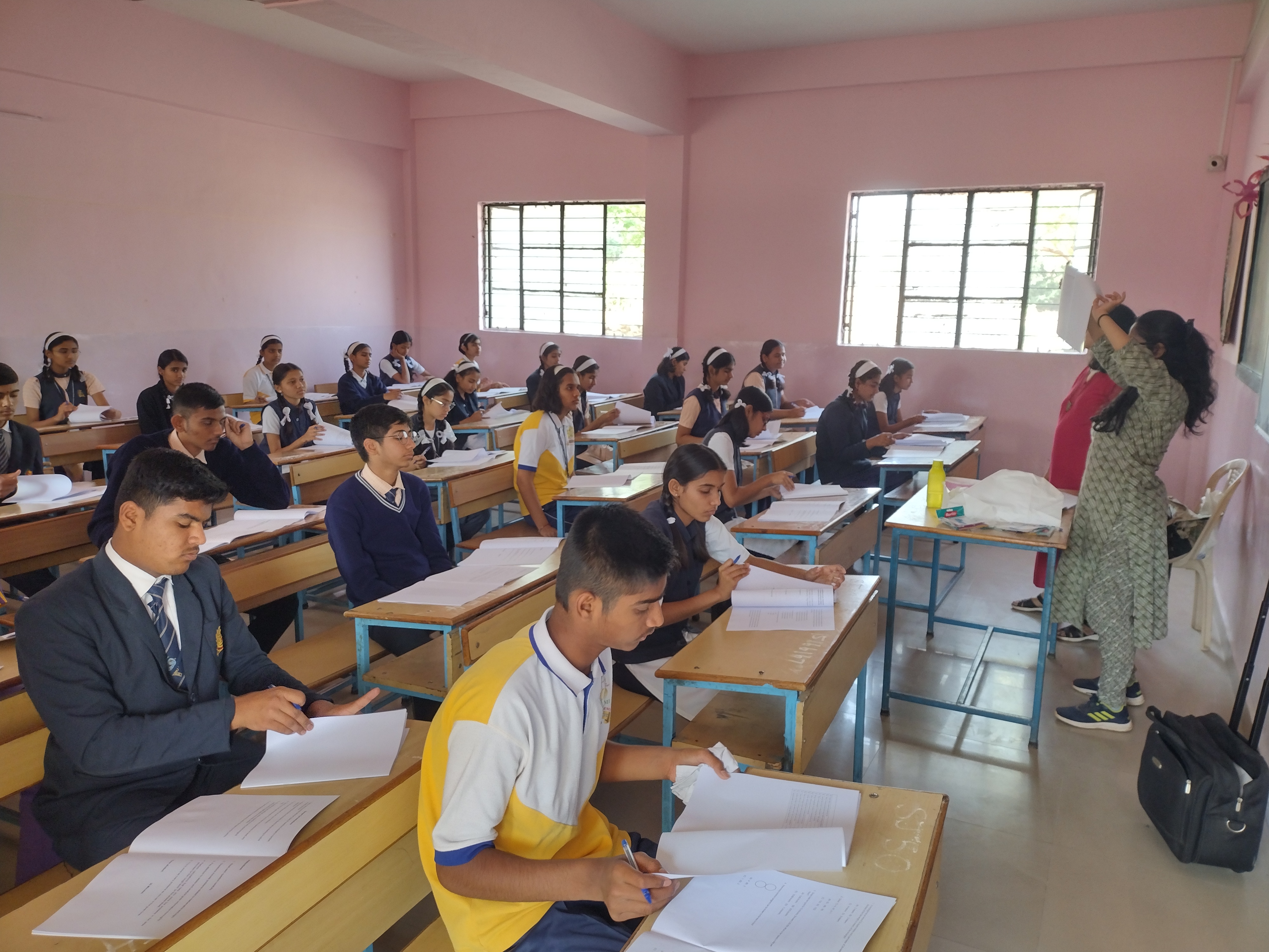 Students giving MiindKraft's MPCI Aptitude Test